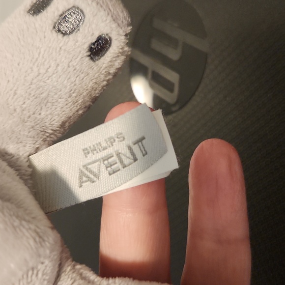 Philips Avent grey elephant pacifier holder. - Picture 6 of 6